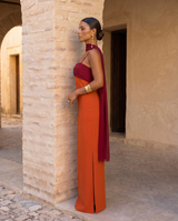 Zahara - Vestido Naranja con Escote en Rojo